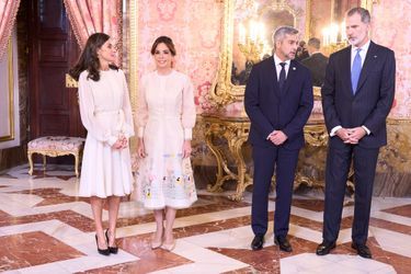La reine Letizia et le roi Felipe VI d’Espagne avec le couple présidentiel paraguayen à Madrid, le 3 novembre 2022  