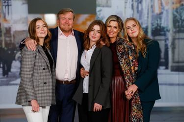 La reine Maxima et le roi Willem-Alexander des Pays-Bas avec leurs trois filles à Amsterdam, le 4 novembre 2022