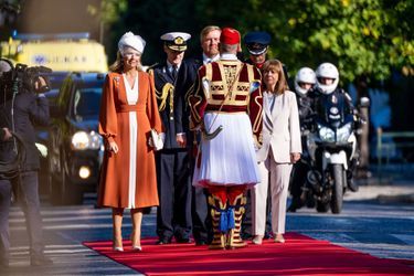La reine Maxima et le roi Willem-Alexander des Pays-Bas avec la présidente grecque Katerina Sakellaropoulo à Athènes, le 31 octobre 2022