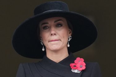 Kate avait déjà porté les boucles d'oreilles lors d'une réception au palais de Buckingham la veille des funérailles de la reine.