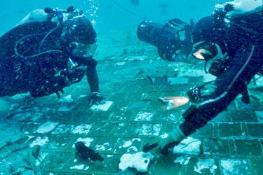 Les plongeurs ont trouvé des restes de la navette Challenger au large de la côte est de la Floride.
