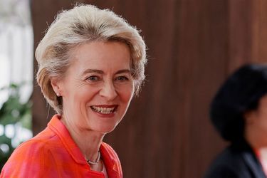 La présidente de la Commission européenne, Ursula von der Leyen, arrive pour le sommet des dirigeants du G20, le 15 novembre à Bali.