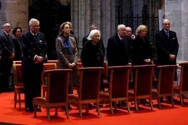 Le prince Laurent, la princesse Claire, l'ex-reine Paola et l'ex-roi des Belges Albert II, la princesse Astrid de Belgique et le prince Lorenz à Bruxelles, le 15 novembre 2022