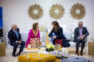 La reine Rania et le prince Ali de Jordanie avec la reine Silvia et le roi Carl XVI Gustaf de Suède à Amman, le 15 novembre 2022
