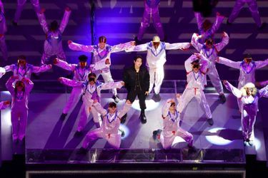 Jungkook de BTS en concert lors de la cérémonie d'ouverture de la Coupe du monde au Qatar, dimanche 20 novembre 2022.  