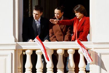 Stéphanie de Monaco avec ses enfants Louis et Pauline Ducruet lors des célébrations de la Fête nationale monégasque, samedi 19 novembre 2022. 