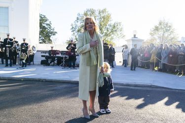 Jill Biden et son petit-fils Beau Jr. à la Maison Blanche lundi.