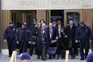 Harvey Weinstein à la sortie du tribunal en février 2020.