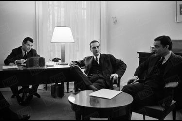 “The young wolves”, the shock team of the “Comité Fifth Republic”, are campaigning in the Massif Central for the Legislative elections of March 1967. Here, Jean Charbonnel, Jacques Chirac and Claude Binet, on January 18, 1967 in Auvergne.
