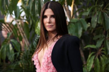 Sandra Bullock, printanière et sexy pour la première de «The ...