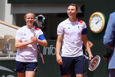 Astrid Guyart and Arthur Bauchet made their debuts on center court.