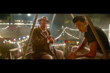 Tom Hanks plays Elvis ’manager and mentor.