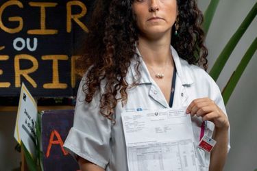 Jehane, huit ans et demi d’ancienneté à l’AP-HP. Si elle était titulaire, la médecin contractuelle toucherait 2000 euros brut de plus.