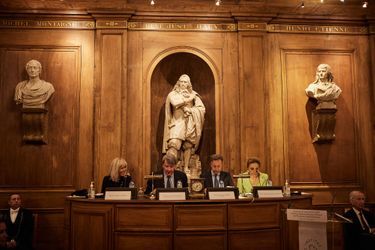 The ceremony took place in the large conference room of the Institut de France.