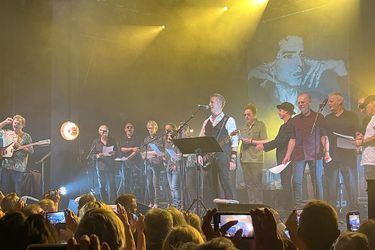 The end of the ceremony with the pictures of Philippe Pascal on stage.