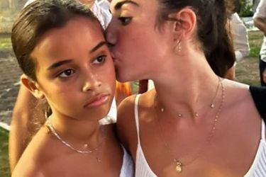 Gena and Kahina, the daughters of Jalil Lespert, July 29, 2022 on Instagram.