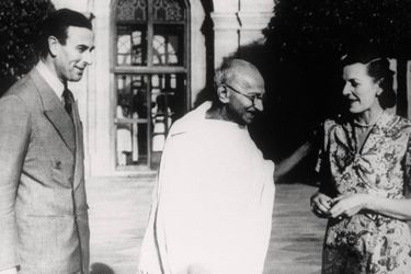 Lord og Lady Mountbatten med Gandhi i Delhi, 1947