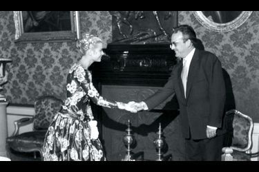 Le 6 mai 1955: première rencontre. Grace Kelly à 25 ans, le prince 31. Ils se marieront un an plus tard.