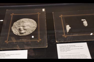 In particolare, la mostra mostra l'impronta spettrale del viso sul gesso 