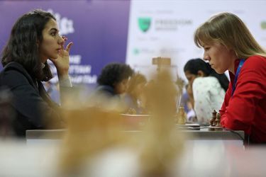 L'Iranienne Sara Khadem contre la Russe Olga Girya le 28 décembre.