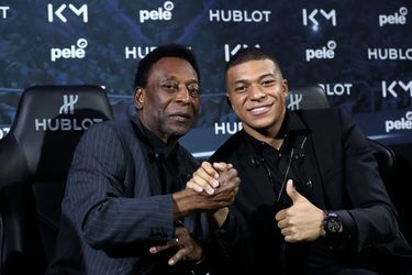 The named heir. With Kylian Mbappé, in Paris in 2019.