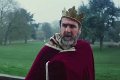 Eric Cantona dans le clip "Once" de Liam Gallagher.