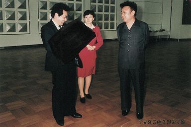 Kenji Fujimoto, Om Jong Nyo, Kim Jong Il