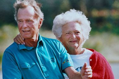 George W.H. Bush et Barbara, ils se sont aimés pendant 73 ans 