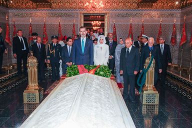 La reine Letizia et le roi Felipe VI d'Espagne dans le mausolée Mohammed V à Rabat au Maroc, le 14 février 2019