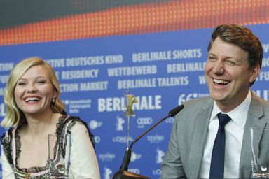 Kirsten Dunst et Jeff Nichols lors de la conférence de presse de "Midnight Special", à Berlin.