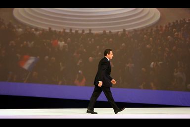 <br />
Nicolas Sarkozy, dimanche, à Villepinte : pour ce fauve  de la politique, il fallait une salle de spectacle grande comme un hall d’exposition.