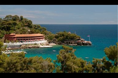 <br />
Le Monte Carlo Beach Hotel.