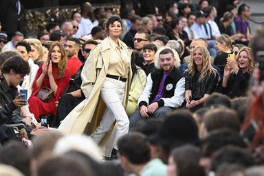 Audrey Tautou mannequin d'un jour, apparition surprise à la Fashion Week de Paris