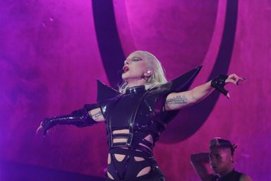 Après huit ans d'absence en France, Lady Gaga a enfin retrouvé son public, au Stade de France, dimanche soir.