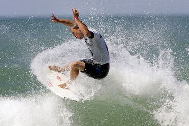 Le surfeur australien Chris Davidson le 22 août 2004 à Lacanau.