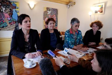 Sandrine Rousseau, Isabelle Attard, Annie Lahmer, et Elen Debost, les quatre accusatrices de Denis Baupin, le 7 mars 2017.