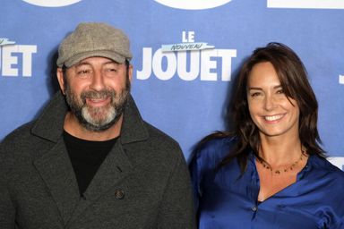Kad Merad et sa compagne Julia Vignali à l’avant-première du film «Le Nouveau Jouet», au Grand Rex à Paris, le 9 octobre 2022.