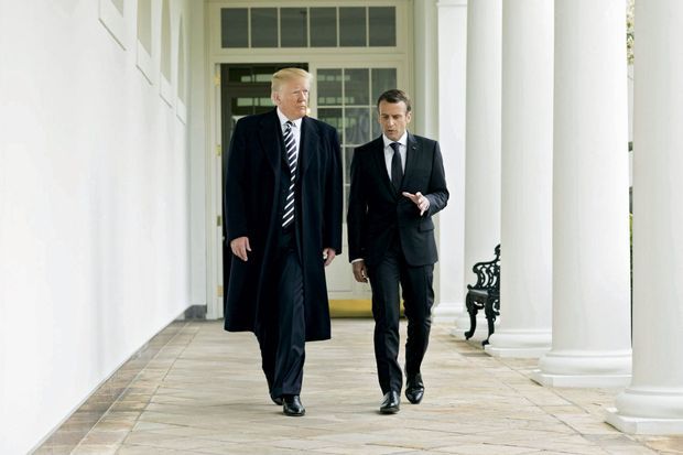 A la Maison-Blanche, Emmanuel Macron mène le débat, le 24 avril.