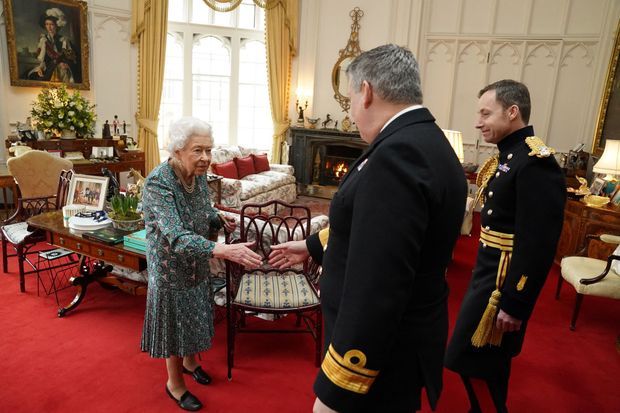 La reine Elizabeth II au château de Windsor, le 16 février 2022