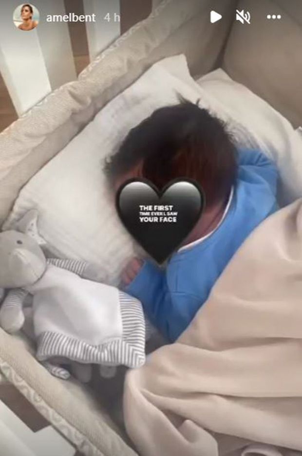 Amel Bent dévoile une nouvelle photo de son petit garçon sur Instagram, le 18 mai 2022. Amel Bent dévoile une nouvelle photo de son petit garçon sur Instagram, le 18 mai 2022.