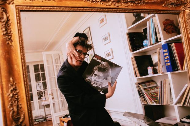 Avec son exemplaire de l’album «Osez Bashung »
