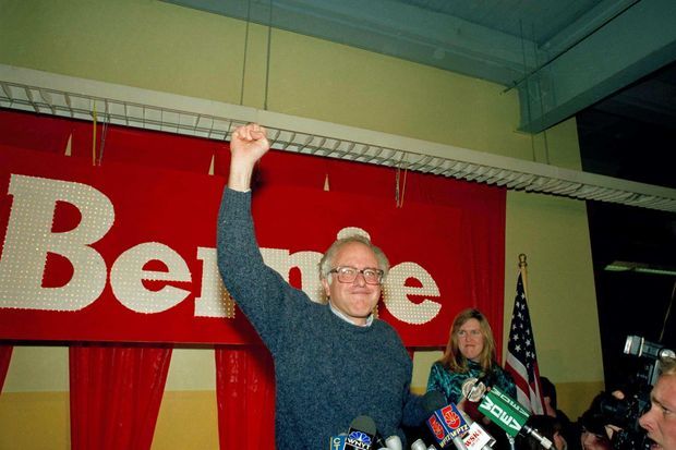 Bernie Sanders en 1990, après son élection à la Chambre des représentants.