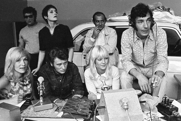 En 1968 pendant "Salut les Copains", Johnny Hallyday et Sylvie Vartan, invités d'Hubert Wayaffe.