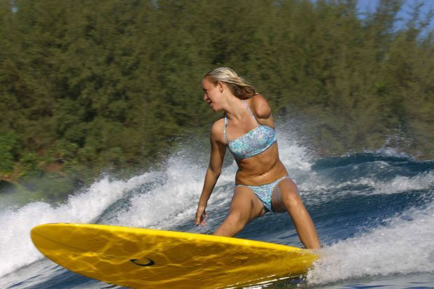 Bethany Hamilton Le Courage D Une Surfeuse Attaquee Par Un Requin Bethany Hamilton Le Courage D Une Surfeuse Attaquee Par Un Requin