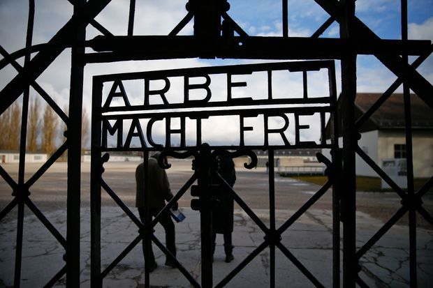 L'inscription "Arbeit macht frei" de la porte de Dachau, photographiée en janvier dernier.