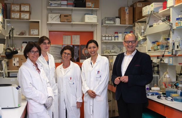 Frédéric Tangy avec une partie de son équipe en mai 2020, quand le vaccin est encore prometteur. Aujourd’hui, à Pasteur, il continue les recherches.