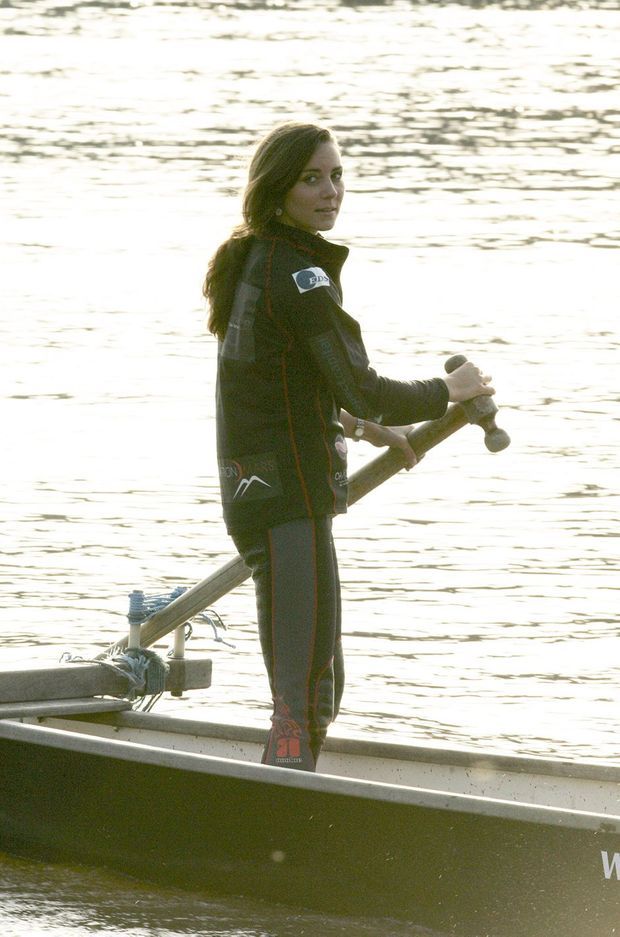 Kate Middleton, alors séparée du prince William, lors d'une course caritative sur la Tamise en août 2007 Kate Middleton, alors séparée du prince William, lors d'une course caritative sur la Tamise en août 2007