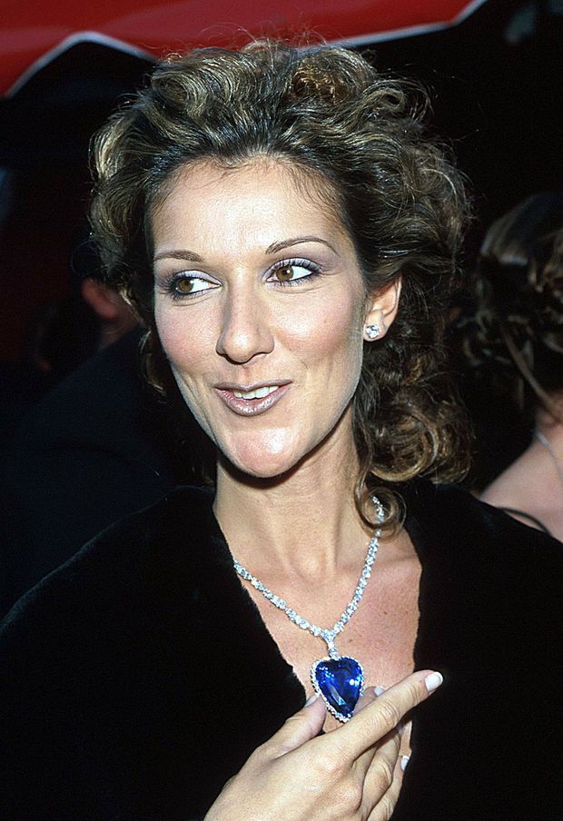 Céline Dion en 1998 aux Oscars