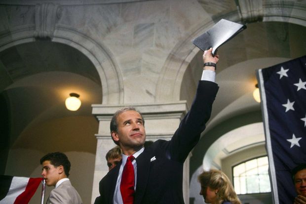 Joe Biden après avoir annoncé sa candidature, en juin 1987. Joe Biden après avoir annoncé sa candidature, en juin 1987.