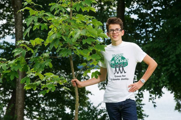 L’ALLEMAND FELIX FINKBEINER (22 ANS) a lancé son projet Plant-for-the-Planet à 9 ans. Plus de 13 milliards d’arbres ont été plantés dans 190 pays. L’ALLEMAND FELIX FINKBEINER (22 ANS) a lancé son projet Plant-for-the-Planet à 9 ans. Plus de 13 milliards d’arbres ont été plantés dans 190 pays.